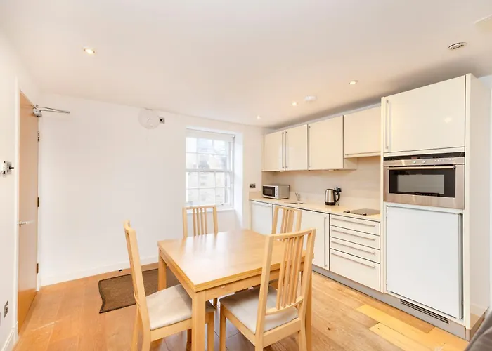 Joivy Superb Flats In The Heart Of Edinburgh