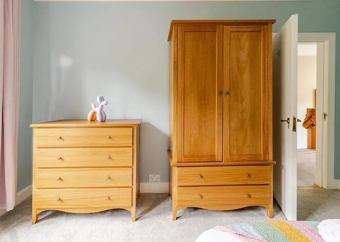 Amulree, * Edinburgh