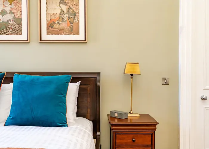 דירה Dragon Luxury At 9 Albyn Place *