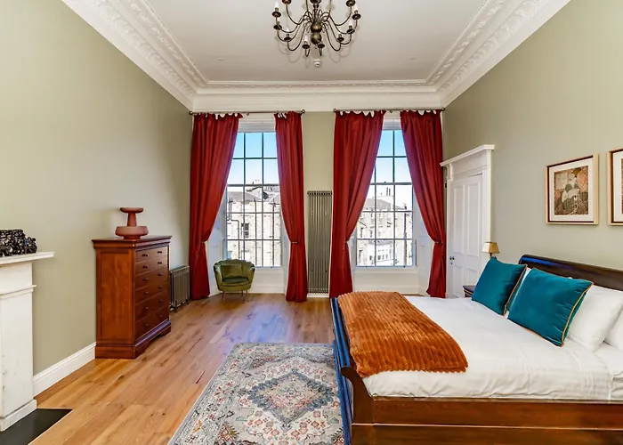 Dragon Luxury At 9 Albyn Place *