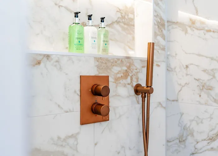 Dragon Luxury At 9 Albyn Place