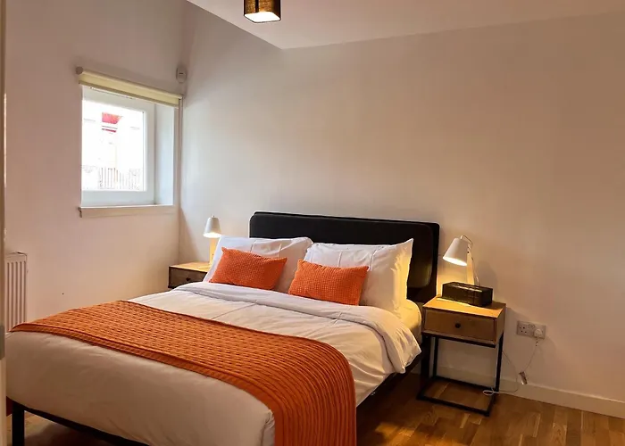 2 Bed 2 Bath With Private Parking Apartament Edynburg