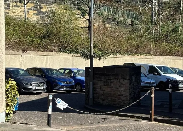Royal Mile Escape-free Parking *
