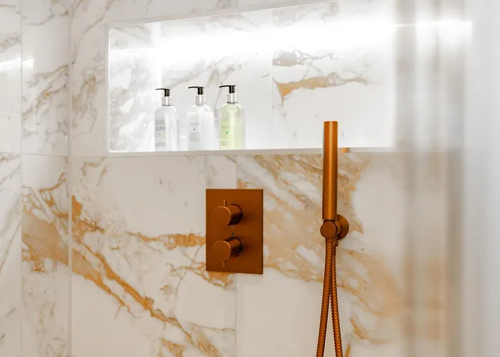 Dragon Luxury At 9 Albyn Place