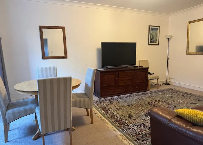 In Excellent Centre Location 爱丁堡