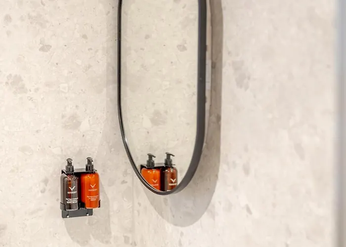 Hotel Grove House 4*