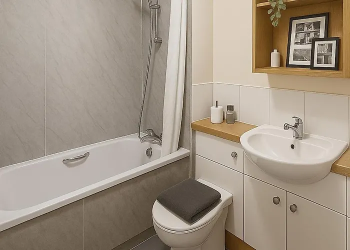 Comfy 2br Flat - Free Parking - Near Centre