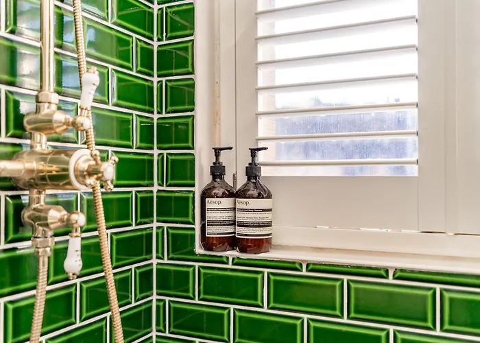 Stunning Flat, New Town, - Perfect Location Apartament