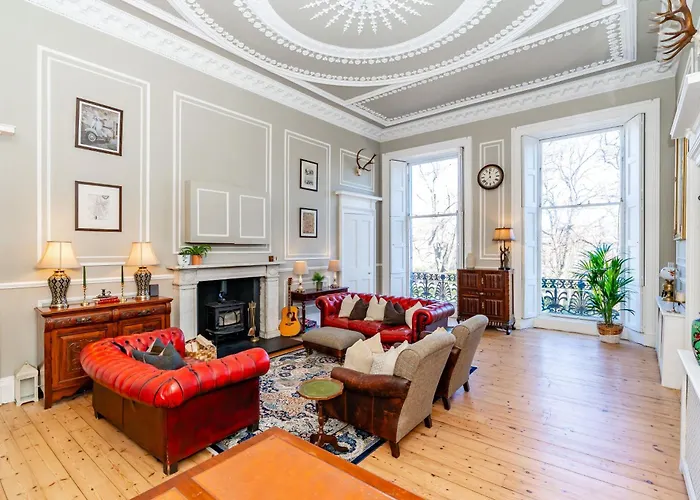 Stunning Flat, New Town, - Perfect Location Apartament