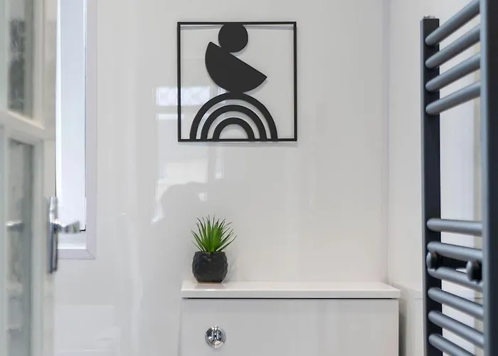 Cosy 2 Bed West End Free Parking דירה אדינבורו