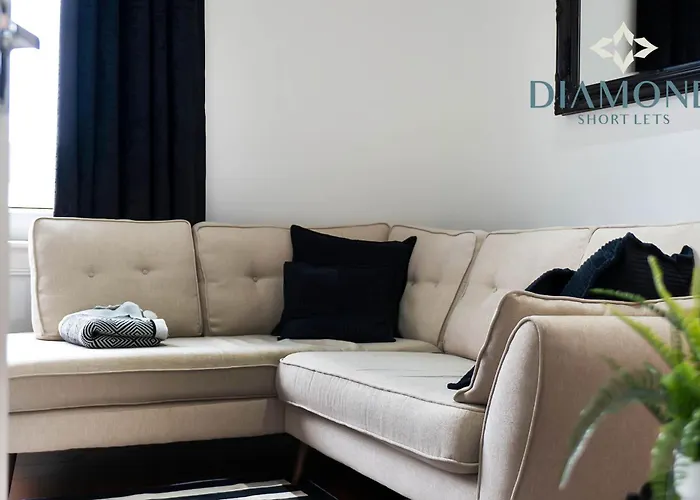 Cosy 2 Bed West End Free Parking אדינבורו