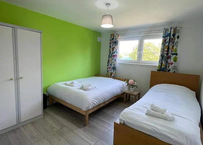 Citylink Retreat With Metro Access, Free Parking, Near Airport Apartment *