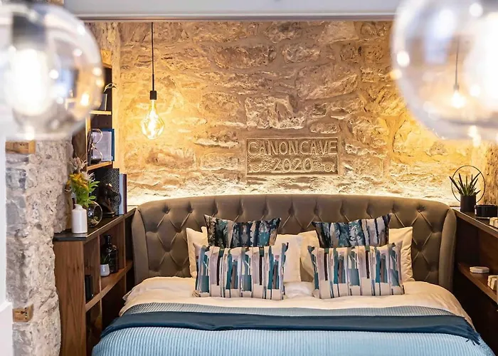 Canon Cave Daire Edinburgh