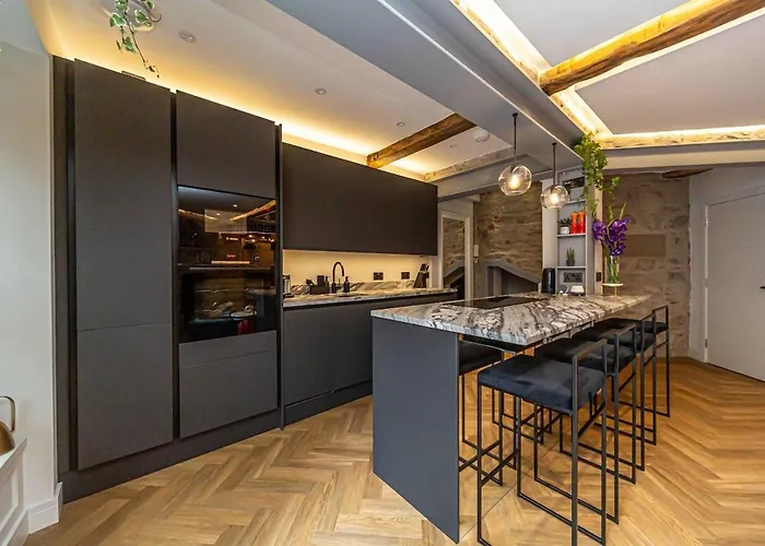 Canon Cave * Edinburgh