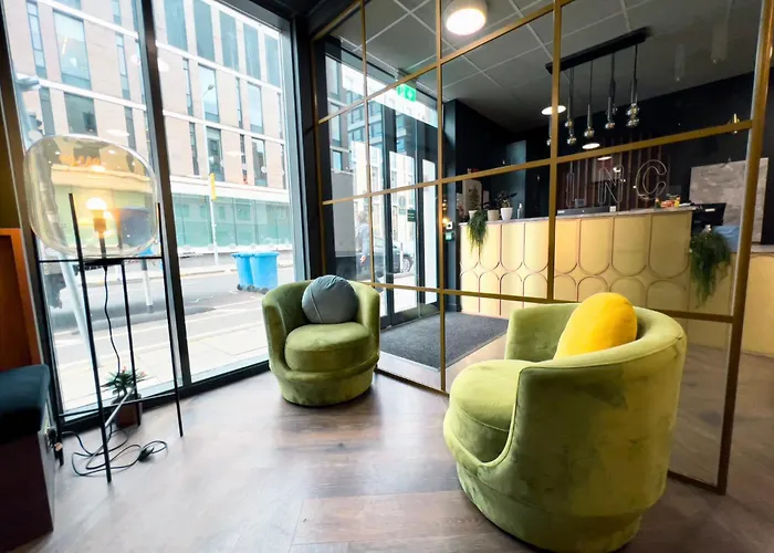 Living At Lady Nicolson Court Appartamento Edimburgo