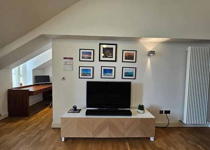 Quartermile Cosy Nest