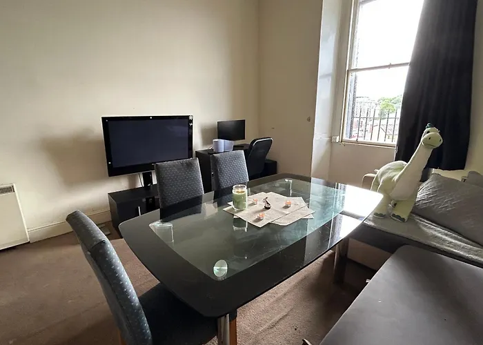 Comfy 2 Bedroom Flat Near City Center Edynburg