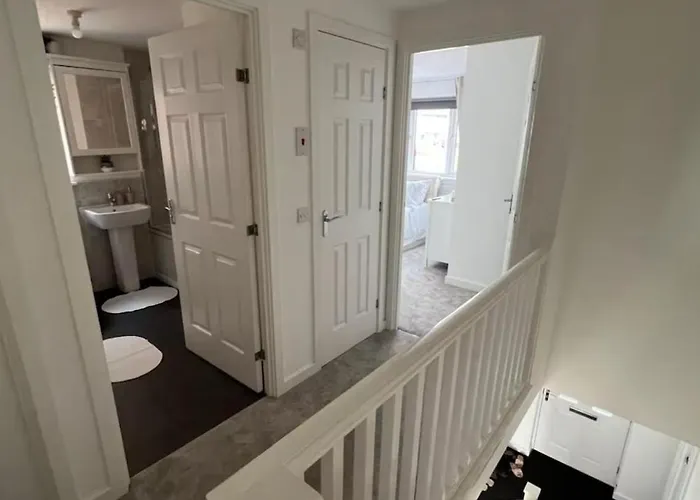 Double Bedroom With Dedicated Private Bathroom Accommodatie bij particulieren