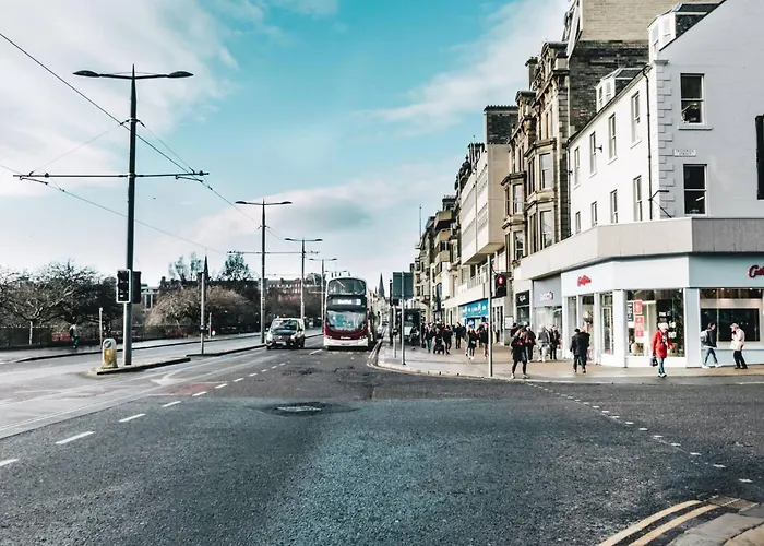 Retreat - Centre 3 Min Walk To Castle شقة