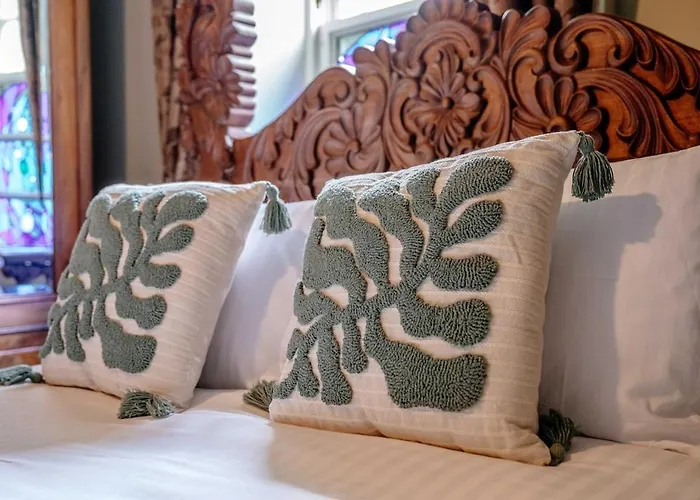 Craig S Lair Boho Jungle Apartment *