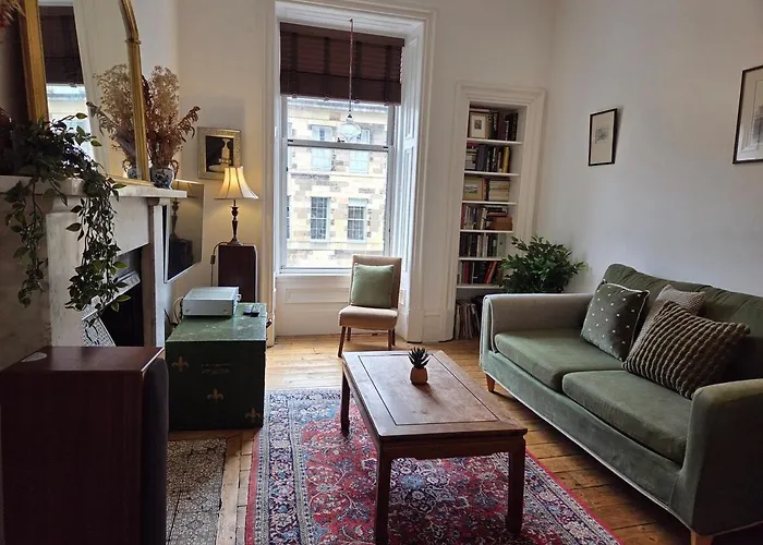 Montgomery Mews In Leith Apartment