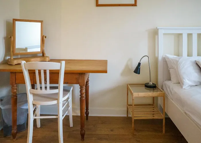 Bright Spacious 2 Bedroom In Stockbridge