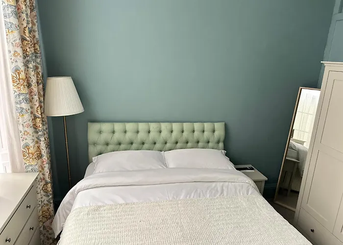 Georgian House 4*