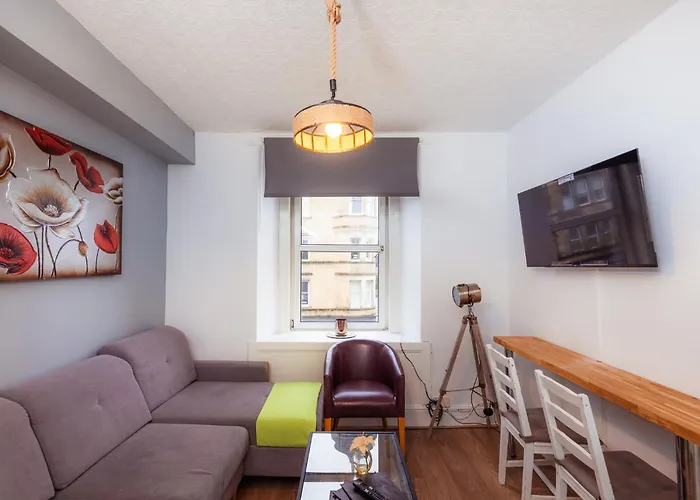 Central Edinburgh Apartment By The Castle *