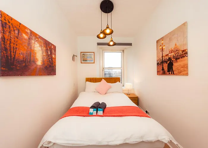 Central Edinburgh Apartment By The Castle Edinburgh