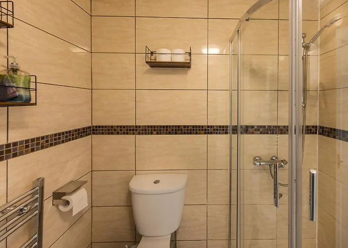 Central Edinburgh Apartment By The Castle