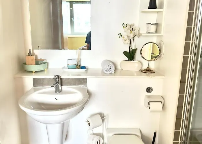 Ocean View Flat With Cozy Vibes *