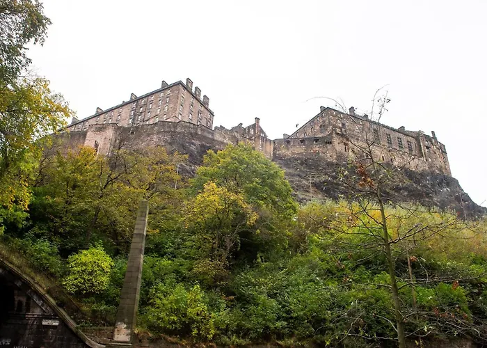 Lovely 1-bedroom Unit Near Castle Apartment *