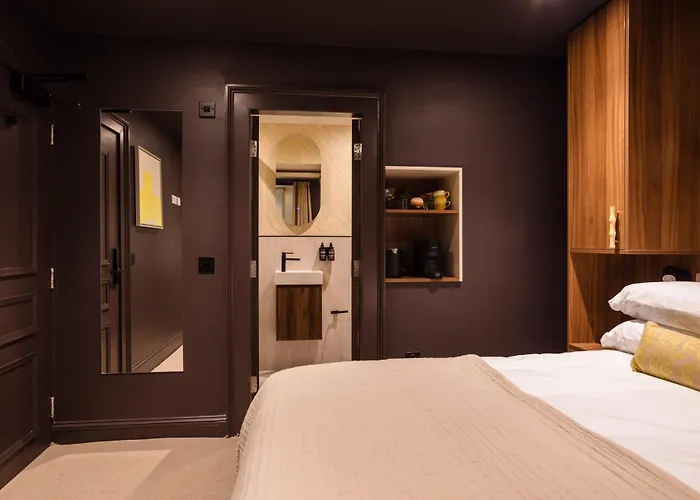 3 John's Place Townhouse 4* Edinburgh