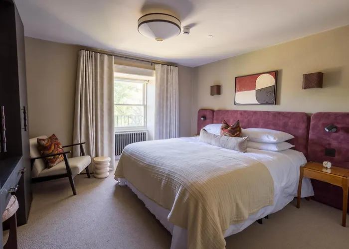 3 John's Place Townhouse 4*