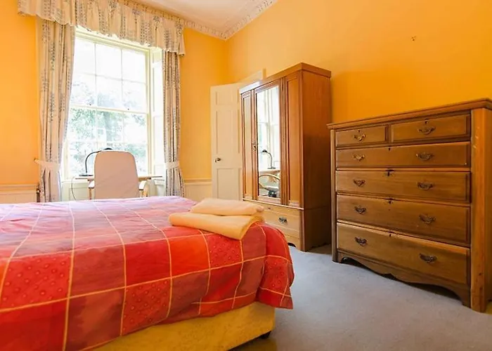 Spacious Flat Near Centre Daire *