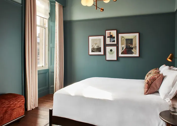 Отель The Hoxton, 4*