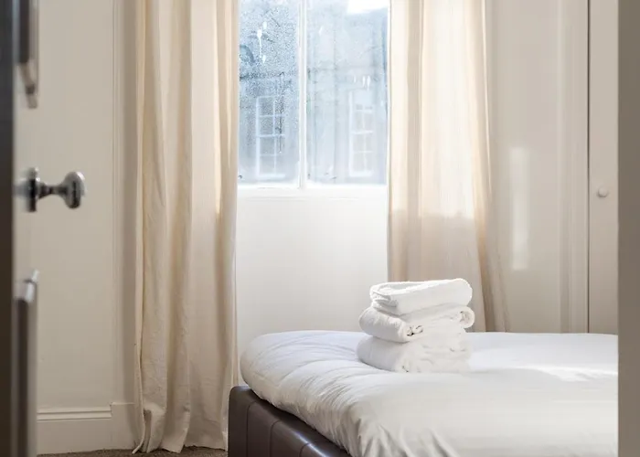 Cosy 2-bedroom Flat Close To Centre 爱丁堡