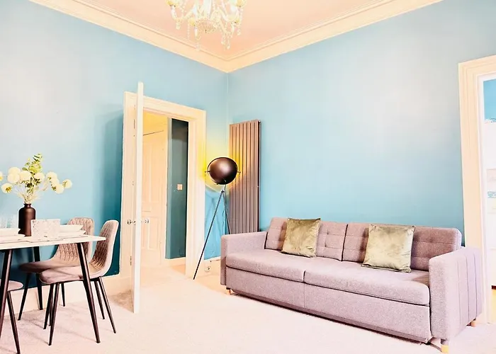 Centre Escape With Private Garden Apartment Edinburgh