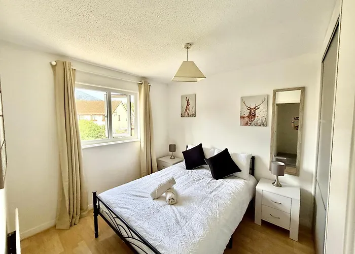 Semesterbostad Kings Luxury - Free Parking And Fast Broadband Edinburg