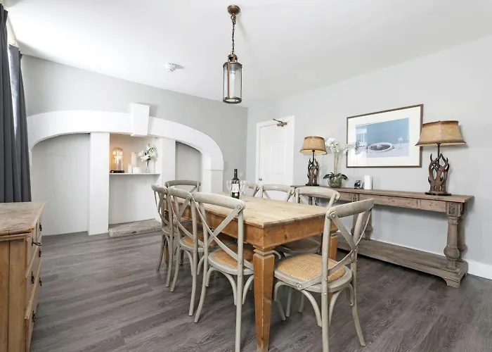 Villa Blossom Mansion