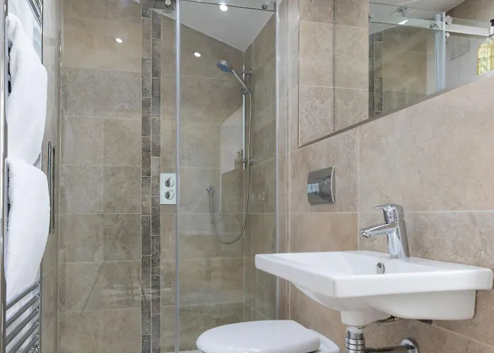 Blossom Mansion * Edinburg