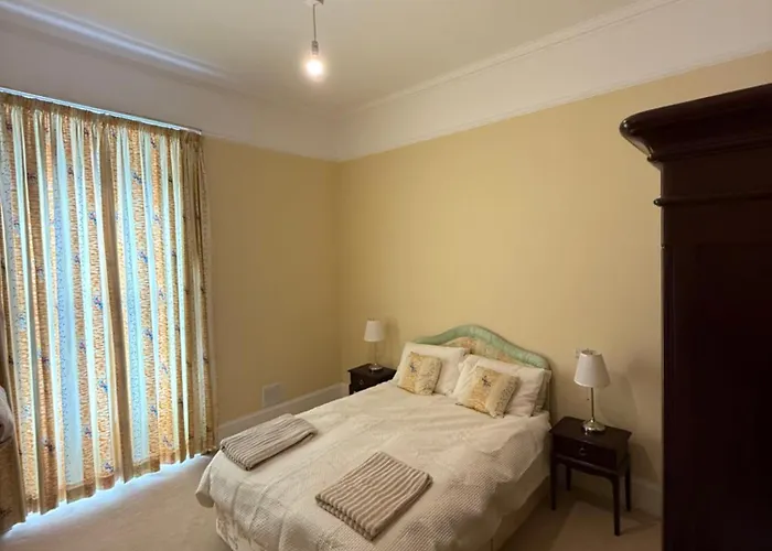 Daire Entire In Centre