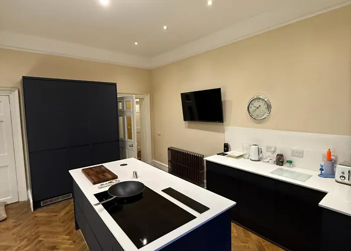 Entire In Centre Daire Edinburgh