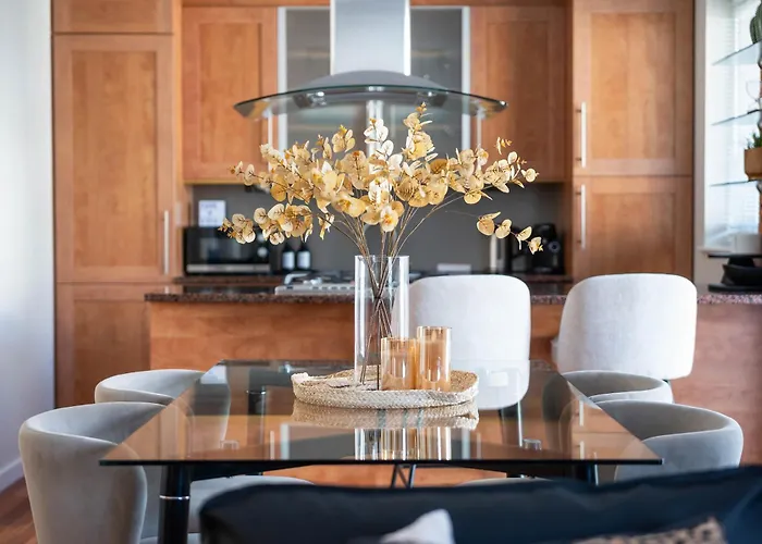 Διαμέρισμα 2br Park Royal With Balcony And Parking *