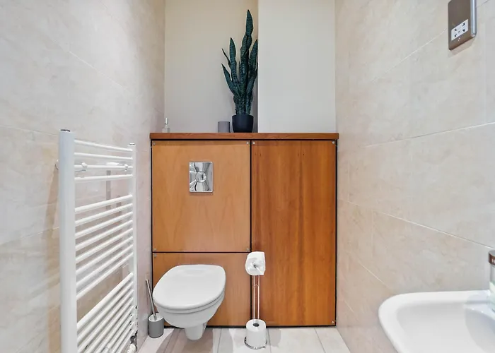 Διαμέρισμα 2br Park Royal With Balcony And Parking *