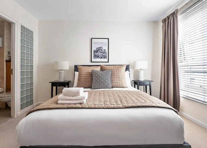 2br Park Royal With Balcony And Parking Διαμέρισμα *