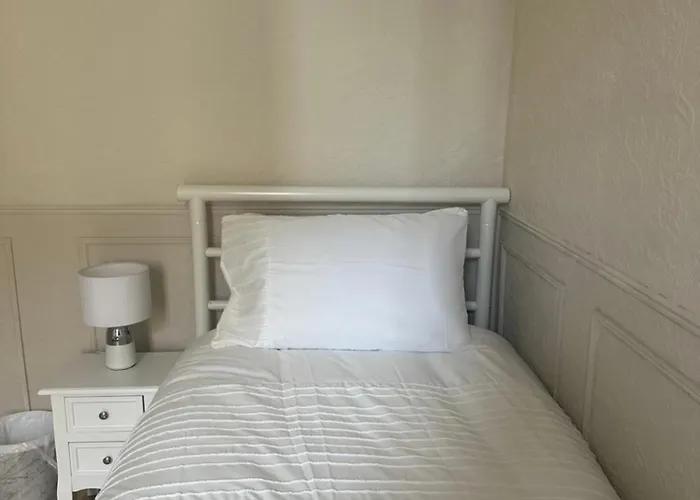 Guest house Edinburgh City Centre Twin Room *