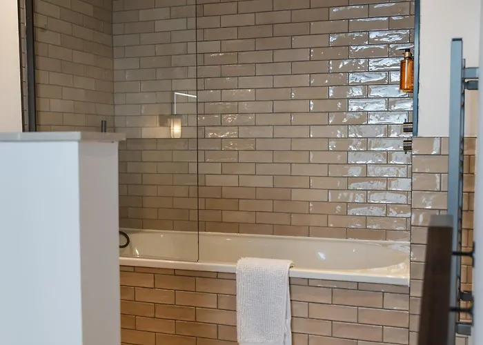 Hostel Code - The Court, Edinburgh