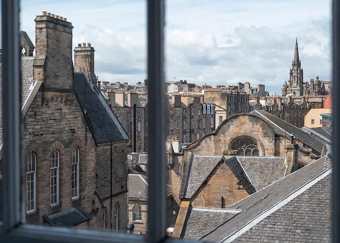 2bed-2bath Flat, Centre 公寓 *