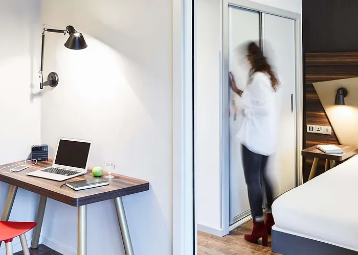 Adagio Royal Mile Апарт-отель Эдинбург